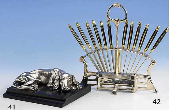 MesserstÄnder, WMF um 1900, Metall ver- silbert, dazu 12 Messer, Bronze ver- goldet, Bakeliteinlagen, ca. 22 x 19 cm