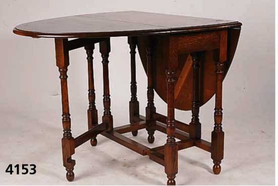 Klapptisch, England, 1790/1810, Mahagoni und Nußbaum, z.T. massiv, Gelenke aus Holz, H. ca. 70 cm, D. ca. 90 cm