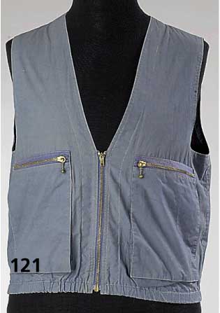 GIORGIO-ARMANI-Outdoor-Weste, 100% Baumwolle, grau/pink, stonewashed- Optik, 2 aufges. Taschen mit RV, V-Ausschnitt mit RV, L ca. 59 cm