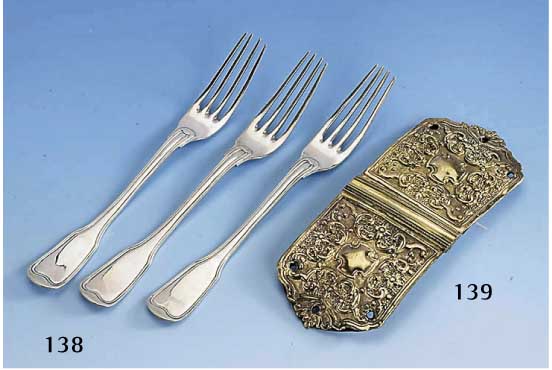 2-teil. GÜrtelschließe, wohl deutsch 18. Jh., Rokoko, Metall teilvergoldet, B ca. 16 cm