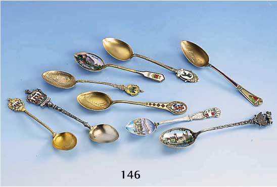 Diverse AndenkenlÖffel, meist Silber, um 1900 - 1990, darunter 9 x um 1900, Silber bzw. Silber vergoldet: Magdeburg, Berlin, DÜsseldorf, ...