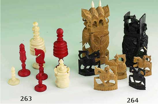 Satz Schachfiguren, Bein, wohl Indien um 1900, geschnitzt/gedrechselt, verschraubt, KÖnig/KÖnigin u. Turm mit HÖhlung (Versteck fÜr Pulver?), ...
