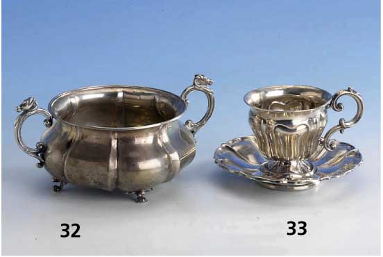 Zuckerschale, wohl Belgien um 1880/90, Silber gepr., Barockstil, Griffe mit Pferde- kÖpfen, auf 4 FÜßen (leicht verbogen), ca. H 10 cm, D 15 cm