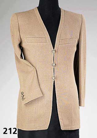 Gibierre-Donna-Longblazer, Italien, deutsche Gr. 38, 83 % Seide, hellbraun, braunes Innenfutter, verdeckte Knopfleiste, sehr elegant, RÜckenl. ...
