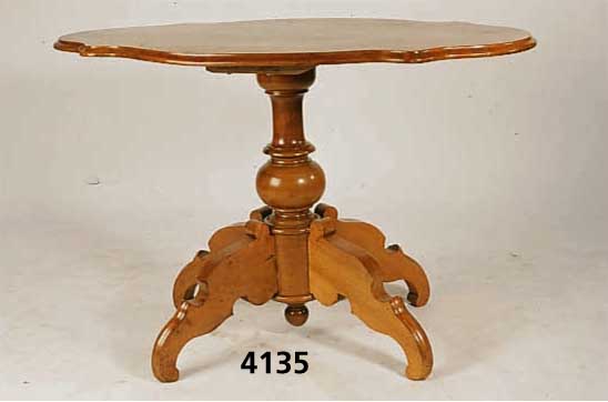 Tischchen, deutsch, 1850/55, Nußbaum massiv, Halterung Buche, zierlich, wohnfertig, ca. 77x 115x70 cm