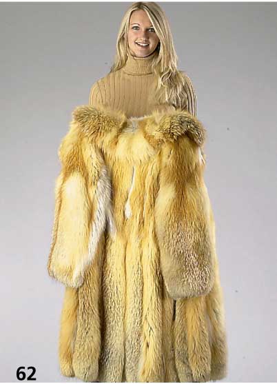 Fuchsmantel-Rohling, vorgesehen fÜr Gr. 36/38, Seiten/ÄrmelnÄhte noch offen, ohne Innen- futter, feine Pelzverarbeitung, RÜckenl. ca. 106 cm, ...