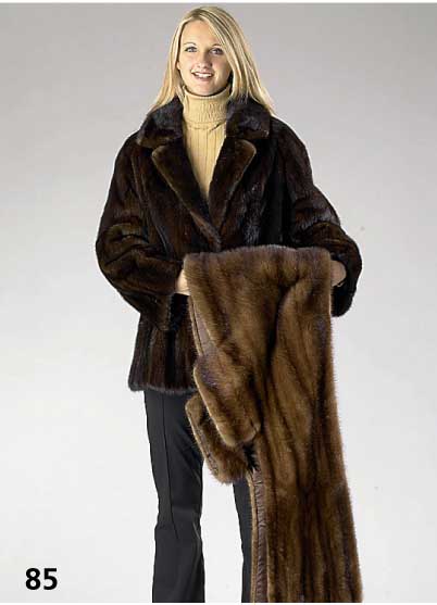 Jacke und Stola aus Nerz, Gr. 40, StolajÄckchen mit ArmfÜhrungen, mittelbrauner Nerz, braunes Seidenfutter, Innentasche mit Besitzermonogr., ...