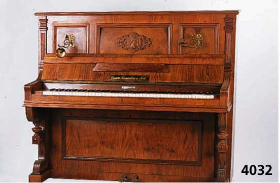 Jugendstilklavier, um 1900, Hersteller Cesare Donadoni & Pohl, 7 Oktaven, muß gestimmt werden, restaurationsbedÜrftig, ca. 126x147x61 cm