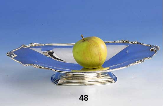 Anbietschale, Amerika um 1900, 925er Silber, ca. 460 g, Standring, ca. 4.5 x 29 x 20 cm