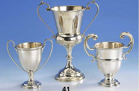 Konvolut 3 Pokale, England um 1910, 925er Silber, mit Griffen, ungraviert, zus. ca. 460 g, H ca. 12-18 cm