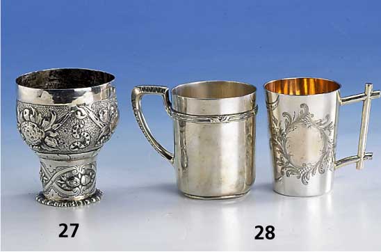 Becher nach dem Vorbildes 16.Jh., wohl Hanau 19.Jh., 800er Silber, punziert, z.T. Treibarbeit, H ca. 9 cm