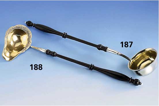 Suppenkelle, um 1835/45, norddeutsch, Silber gepr., teilvergoldet, Griff Holz, L. ca. 42.5 cm