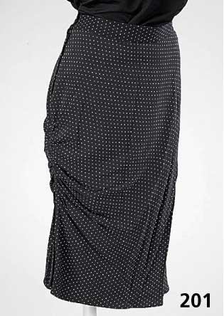 VERSACE-Rock mit eingearbeiteter Hose, Gr. 42, 100 % Seide, schwarz/weiß, Rock mit Schlitz, seitl. gesmogt, dadurch Hose sicht- bar, L. ca. 70 cm