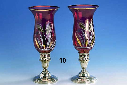 Kerzenleuchterpaar mit Glasaufsatz, Amerika, 925er Silber, gefÜllt, Glasaufsatz abnehm- bar, Rand verg., floral verz., Verg. ber., H. ca. 32 cm, ...