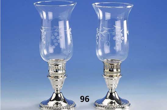 Kerzenleuchterpaar mit Glasaufsatz, Amerika, 925er Silber, gefÜllt, Glasaufsatz abnehm- bar, Kordelbandverz., H. ca. 26 cm, min. verb.