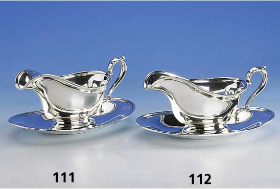 Sauciere auf Unterteller, Amerika, 925er Silber, zeitlose Form, Fa. International, H ca. 10 x 20 x 13.5 cm, ca. 390 g