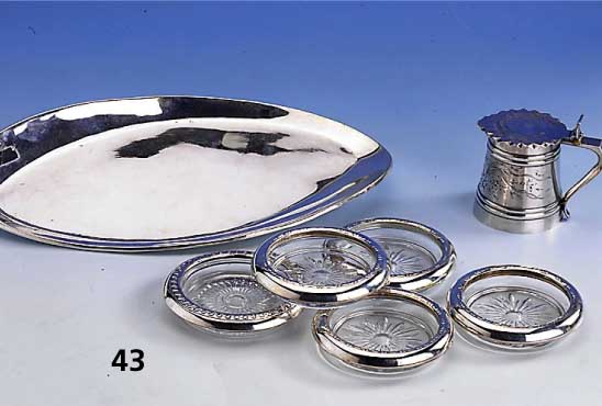 Konvolut, 925er Silber, best. aus: Anbietschale, Mexiko, ca. 31 x 15 cm; 5 Glasuntesetzer mit Silberrand, versch. Dekore, D. ca. 9.5 bzw. 10 cm