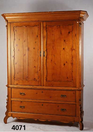 Kabinettschrank, wohl Holland, um 1870, Weichholz, Krone ergÄnzt, mit Einrichtung, AltersschÄden, BeschlÄge ergÄnzt,ca. 198 x 153 57 cm, ...