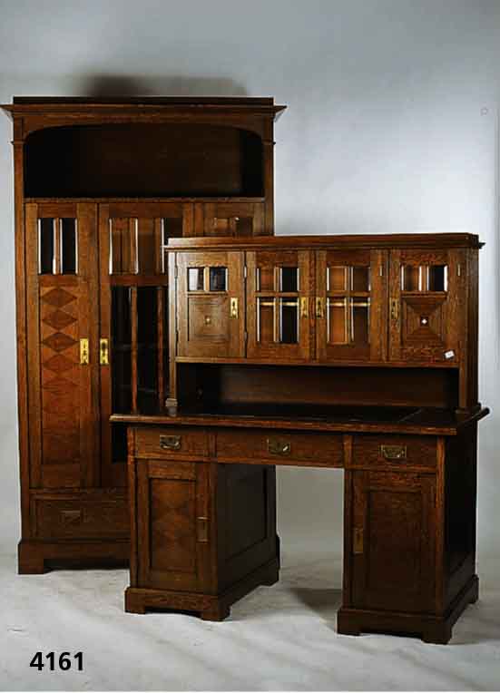 BÜrozimmer, BÜcherschrank und Aufsatzschreibti sch, deutsch wohl MÜnchen, 1902/05, sehr gr oße NÄhe zu Bruno Paul, Korpus Eiche bzw. Eich e ...