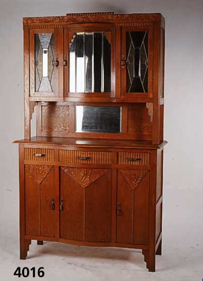 AufsatzmÖbel, Niederlande, um 1935, Artdeco, starker franzÖsischer Einfluß, Korpus Weich- holz, Trage- und Zierteile Eiche massiv, abstrakt ...