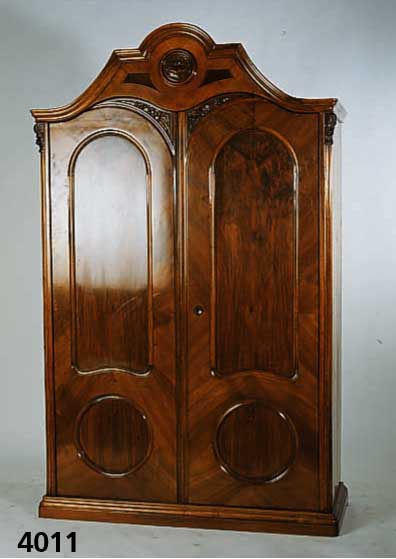 Kleiderschrank, sÜddeutsch/Österreich, um 1880 /90, fÜr JungmÄdchenzimmer, Korpus Weichholz , Wurzelnußfurnier lebhaft gespiegelt, Lisenen ...