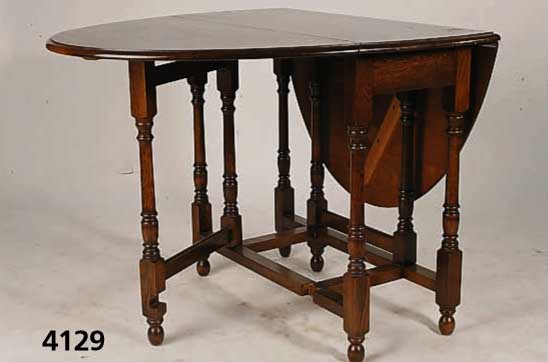 Oblongtable, England, um 1900, Eiche massiv, 2-seitig auf- und ausklappbar, sehr praktisch , leichte OberflÄchenschÄden, stiltypisch, ca. ...