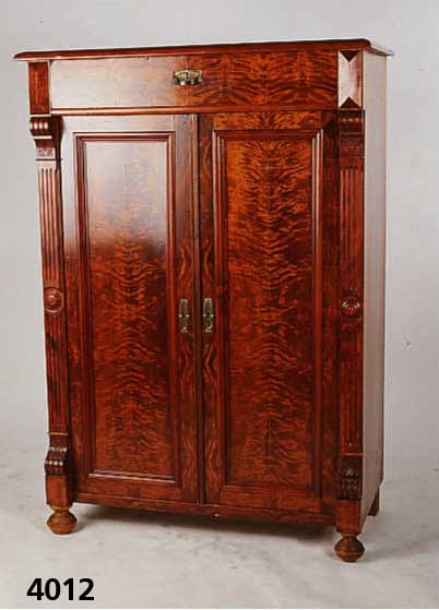 Vertiko, deutsch/mitteldeutsch, um 1900, Korpus Weichholz, Birkewurzel auf Mahagoni gebeizt, JugendstilbeschlÄge, Gebrauchsspuren, Galerie fehlt, ...