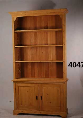 Aufsatzschrank, deutsch, Unterteil um 1900, Oberteil spÄter, StilmÖbel, Tanne, Kiefer, Zirbelkiefer, in abgelaugtem Zustand belassen, original ...