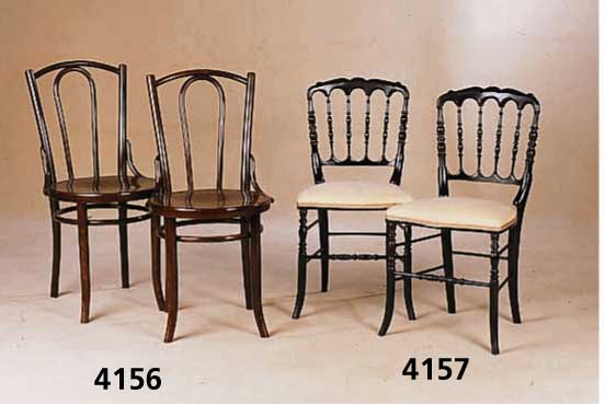 3 ThonetstÜhle, Österreich, um 1900/05, sogenannte Wiener KaffeehausstÜhle, Bugholz, signiert und Etikett Thonet, original Versch- raubungen, ...