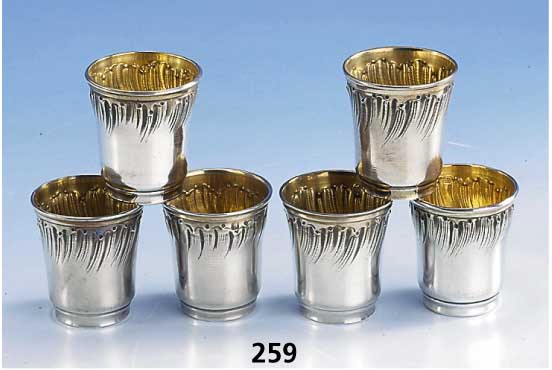 6 Schnapsbecher, Frankreich um 1900, 950er Silber, Meistermarke L & L mit Sternen, barodckisierender Dekor, Innenverg., H ca. 4 cm
