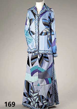 2-Teiler EMILIO PUCCI, Italien 70er Jahre, Gr. 10 (ca. 36), best. aus: Bluse 100% Seide, typ. Pucci-Muster in versch. Blau- tÖnen mit Lila, Grau ...