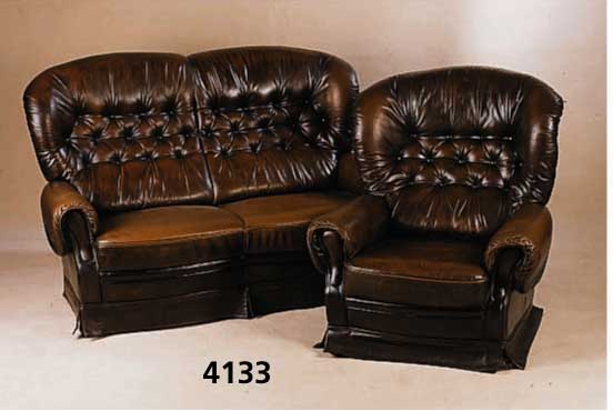 Sofa und Sessel, deutsch, 70er Jahre, original Lederbezug, RÜcken geheftet, schÖnes bequemes MÖbel aus der Zeit, wohnfertig, Sofa ca. ...