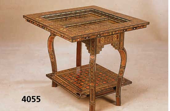 Spieltisch, Syrien/Ägypten, fÜr Backgammon, Schach und Kartenspiele, Korpus Weichholz, allseitig reich intarsiert, mit verschiedenen ...