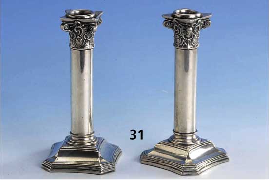 Kerzenleuchterpaar, 800er Silber, deutsch/ SchwÄbisch GmÜnd um 1900, W. Binder, korin- thisher Stil, gefÜllt, H. ca. 19 cm