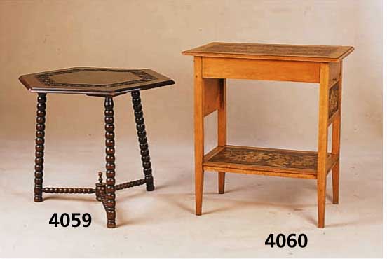 Beistell- bzw. Ablagetisch, deutsch, 1900/02, Ahorn, allseitige Brandmalerei, ca. 79x72x 45 cm