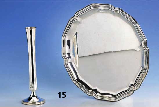 Anbietteller und Vase, 800/835er Silber, Vase Wilkens Bremen, Fuß gefÜllt, Perlleisten- verzierung, H ca. 21.5 cm, Teller Barockstil, Rand ...