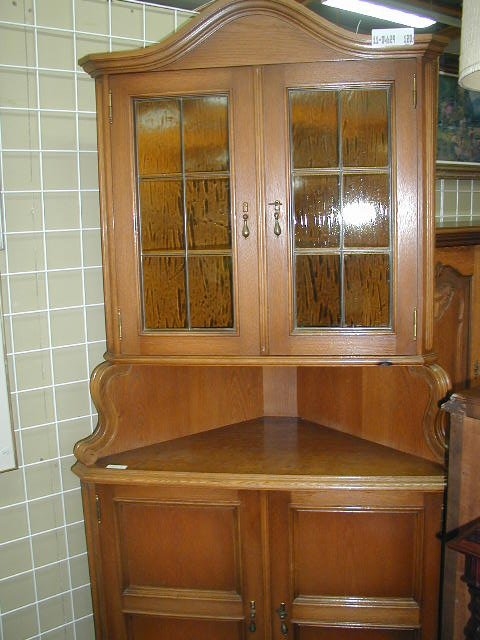 Eckschrank, FlÄmischer Barockstil