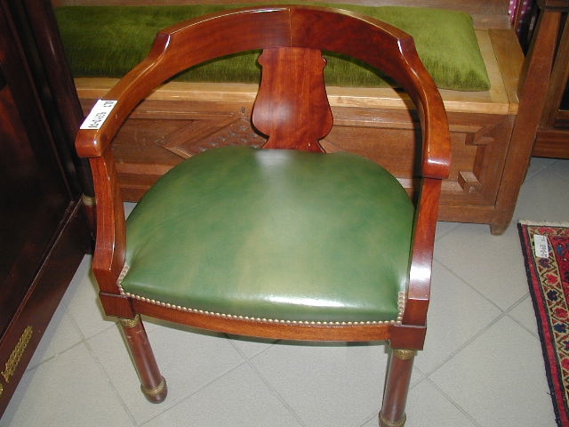 Schreibsessel, Frankreich, um 1870/80, sogenannter Napoleon III, Nußbaum massiv