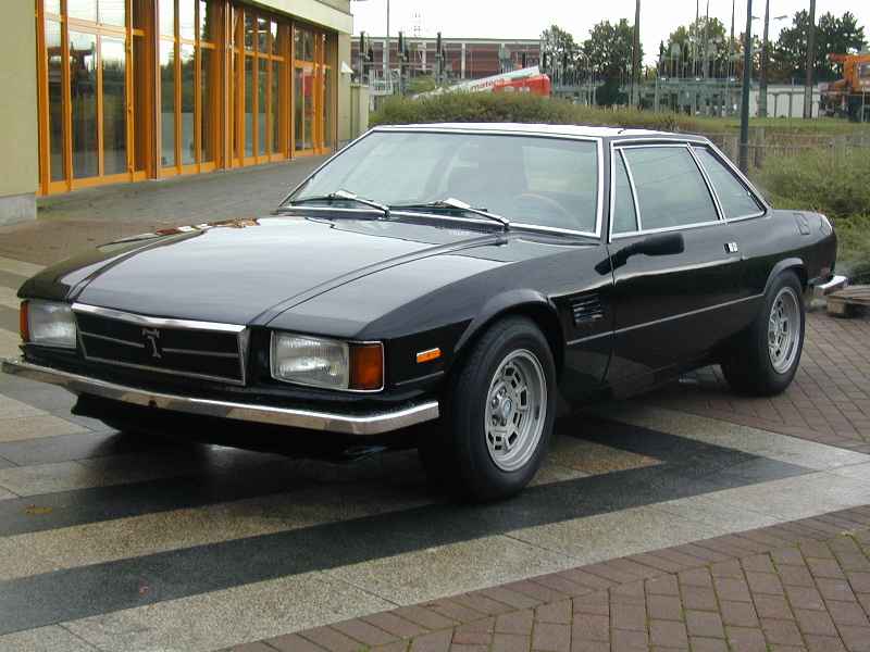 De Tomaso Longchamp, EZ: 11.1980; 199 kw, (270 PS); abgelesene Kilometer: 5.697 km; Radio/Cassette, el. Antenne, Alufelgen, Servo, Klimaanlage, ...