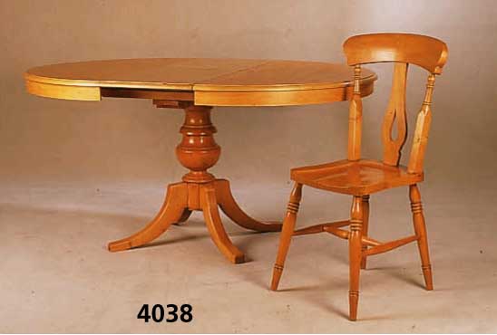 Tisch mit 4 StÜhlen, deutsch, Tisch um 1860, Zierbelkiefer, Buche und Eiche, umgebaut um 1935, StÜhle 30er Jahre, Buche massiv, reiche ...