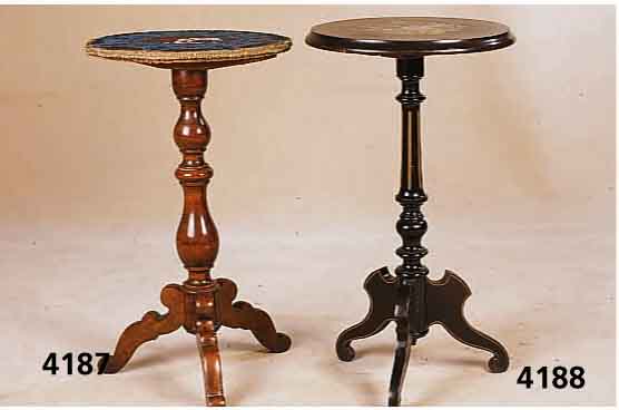 Beistelltisch, deutsch, um 1880, wohl Buche, schwarz gelackt, Blumenbemalung aus der Zeit, berieben, Goldkante, H. ca. 80 cm, D. ca. 45 cm