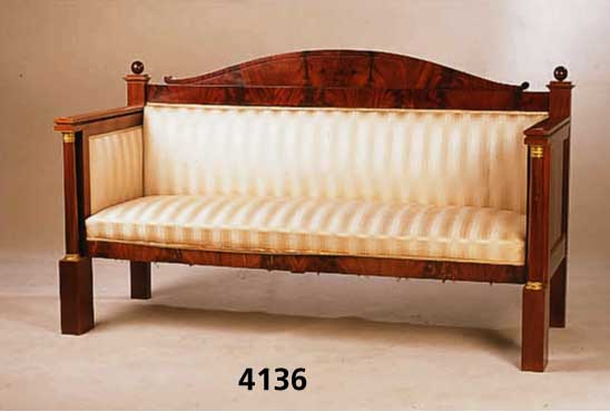 Sofa, Holland, um 1880/90, Empirestil, Korpus Weichholz, Mahagoni und Pyramidenmaha- goni gespiegelt, freistehende SÄulen, symetri- sche ...
