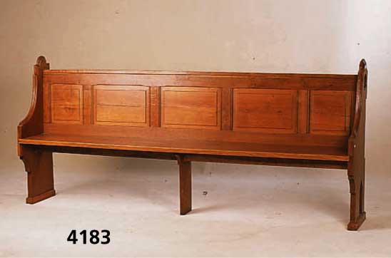 Kirchenbank, deutsch, um 1920, Eiche massiv, RÜckenlehne mit eingelegten Kassetten, Wangen gerieft, min. besch., ca. 101x222x42 cm