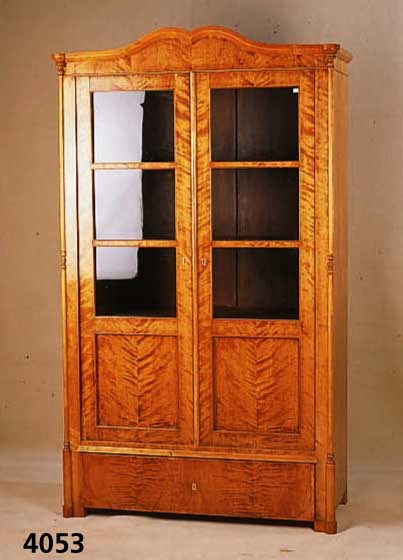WÄscheschrank, mitteldeutsch, um 1860/70, Korpus Weichholz, Birke massiv, Birkewurzelfur nier gespiegelt, symetrische Anordnung, ori- ginal ...
