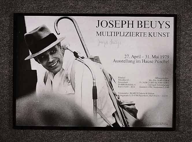 Beuys, Joseph, 1921 - 1986, Plakat zur Ausstellung Multiplizierte Kunst 1979, handsign., ca. 41x59 cm, u.Gl., aufwen- dig gerahmt