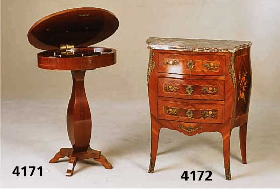 Pfeilerkommode, Frankreich, 1900/10, Korpus Eiche massiv, allseitig geschwungen, abstrakt floral intarsiert, Mahagoni und Rosenholz, original ...