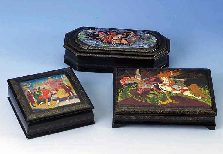 Set: 3 Lackdosen, Russland, 80/90er Jahre, sign., Darst. aus russ. MÄrchen bzw. Sagen- welt, aufwendige Arbeit, Lupenmalerei, feine ...