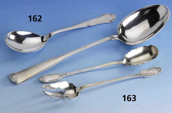 Konv. 2 gr. VorlegelÖffel, DÄnemark Kopen- hagen, neutraler Barockstil, 830er Silber, Wardeinmarke Heise, Jahresmarken 1924/1929, 1x rs. mit ...