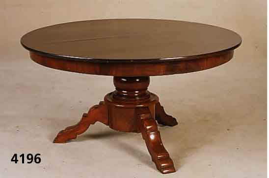Couchtisch, deutsch, 1870/80, Unterteil um 1900, Nußbaum massiv, Nußbaumfurnier, Oberteil Mahagoni, zusammengesetzt, 50er/60er Jahre, H. ca. 52 ...