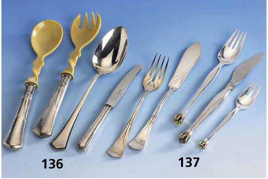 12-teil. Besteck, DÄn. Goldschmiede-Silber- warenfabrik Slagelse, 925er Silber, Griff- enden mit vollplast. Kronen, ca. 60er Jahre, best. aus 4 ...
